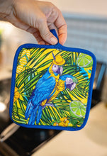 Load image into Gallery viewer, Parrot Junction Potholder Set