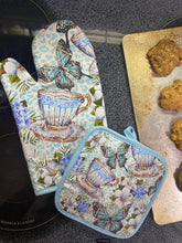 Load image into Gallery viewer, Garden Party Potholder Set