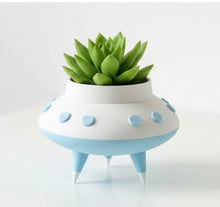 Load image into Gallery viewer, Retro UFO Planter * Pre-order: ship date August 2026